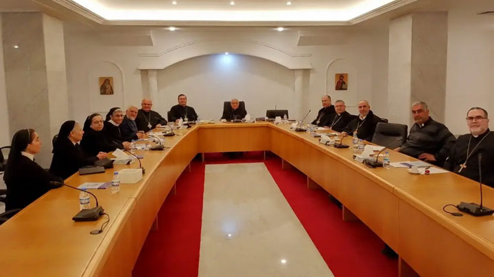 مطارنة الرّوم الكاثوليك يضعون عددًا من القضايا تحت المجهر، وهذا ما طالبوا به!