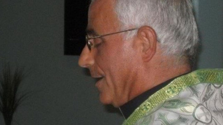 ميناسيان ناعيًا الأب أنطوان سارويان: عاش كهنوته رسالةً لا وظيفة، والتزامًا لا لقبًا