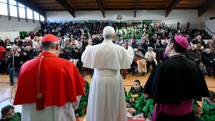 البابا قام بأولى زيارة رعويّة له في إيطاليا، وتفاصيلها؟