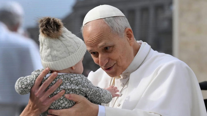 بمَ تكمن قداسة الكنيسة؟