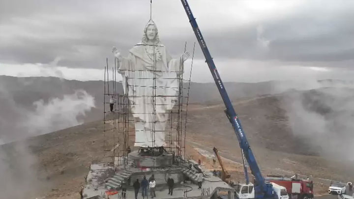 القاع تتبارك بـ"يسوع الفادي"