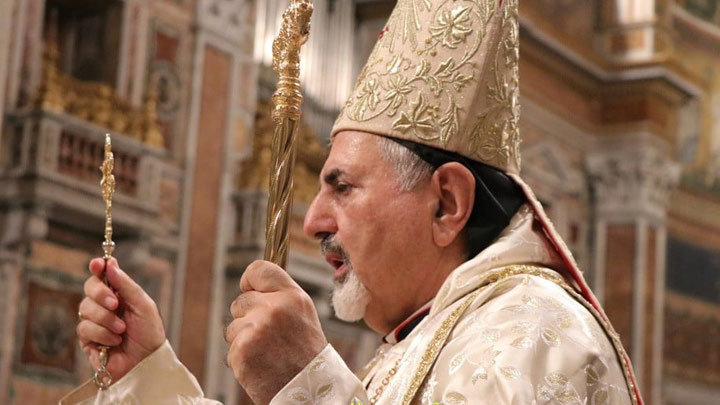 ما هي القداديس والرّتب الّتي يترأّسها يونان في الشّعانين والآلام والقيامة؟