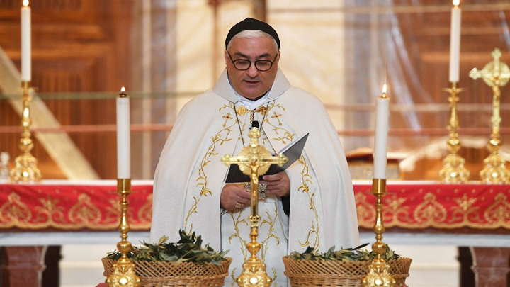 رعايا بيروت المارونيّة تصلّي الشّعانين والآلام والقيامة مع راعيها