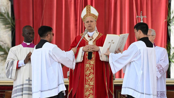 البابا في الشّعانين: نحن قريبون أكثر من أيّ وقت مضى بالصّلاة من مسيحيّي الشّرق الأوسط