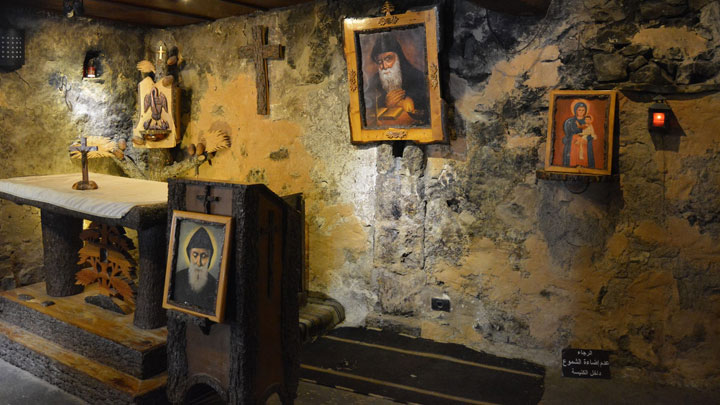 الصّلوات تعلو من بيت القدّيس شربل في بقاعكفرا، التّفاصيل؟