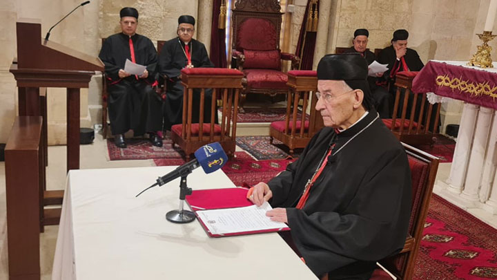 الرّاعي في رسالة الفصح: من يدحرج لنا الحجر عن باب القبر؟