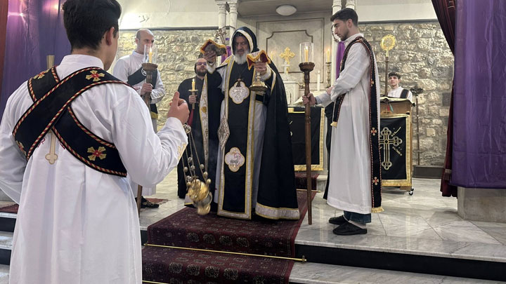 أفرام الثّاني احتفل بقدّاس خميس الفصح في باب توما