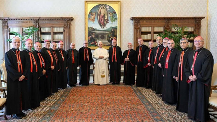 البابا استقبل الأساقفة الكلدان قبيل انتخابهم البطريرك الجديد