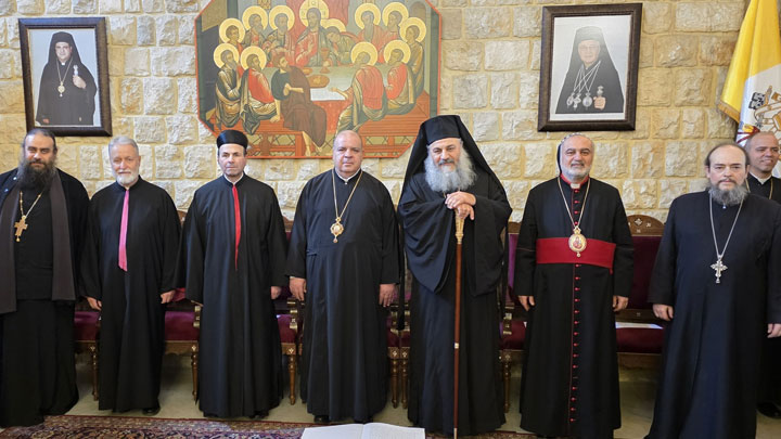 لقاء معايدة فصحيّة لإكليروس زحلة والبقاع: مساحة أمل ورجاء