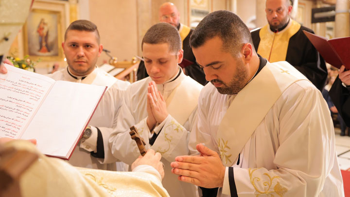 عبد السّاتر للكهنة الجدد: كونوا متواضعين وعفيفين ورجال صلاة