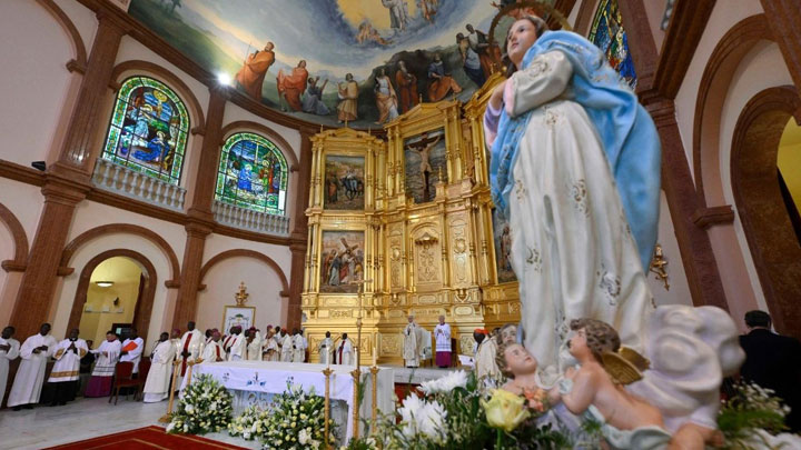 البابا للمسيحيّين في مونغومو: كونوا أنتم بناة مستقبلٍ من الرّجاء والسّلام والمصالحة