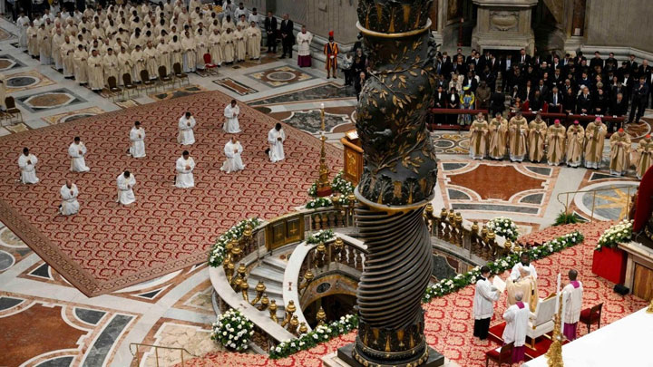 ما هي وصيّة البابا للكهنة الجدد؟