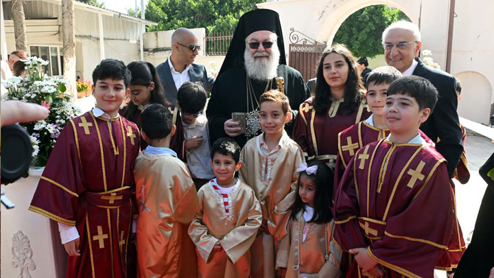 هكذا استقبلت كنيسة مار جاورجيوس بلواء الإسكندرون البطريرك يوحنّا!