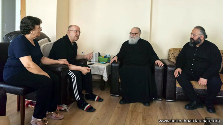 يوحنّا العاشر تفقّد كاهن رعيّة الإسكندرون